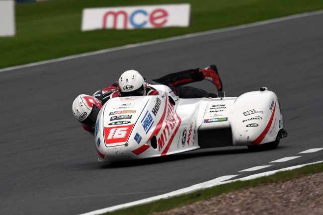 [Image: 17.09.16 Donington BSB FIM sidecars race...s (84).JPG]